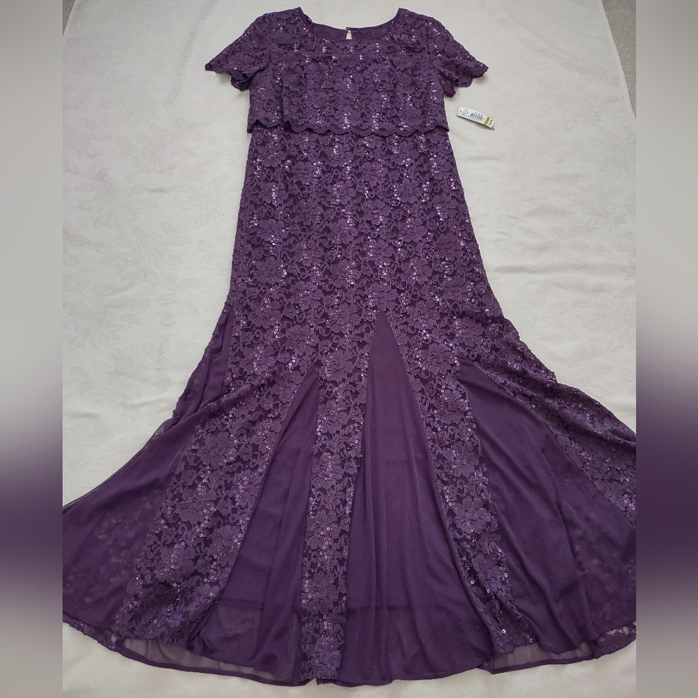 New 🆕 Lace sequins scalloped short sleeves gown maxi dress plum purple